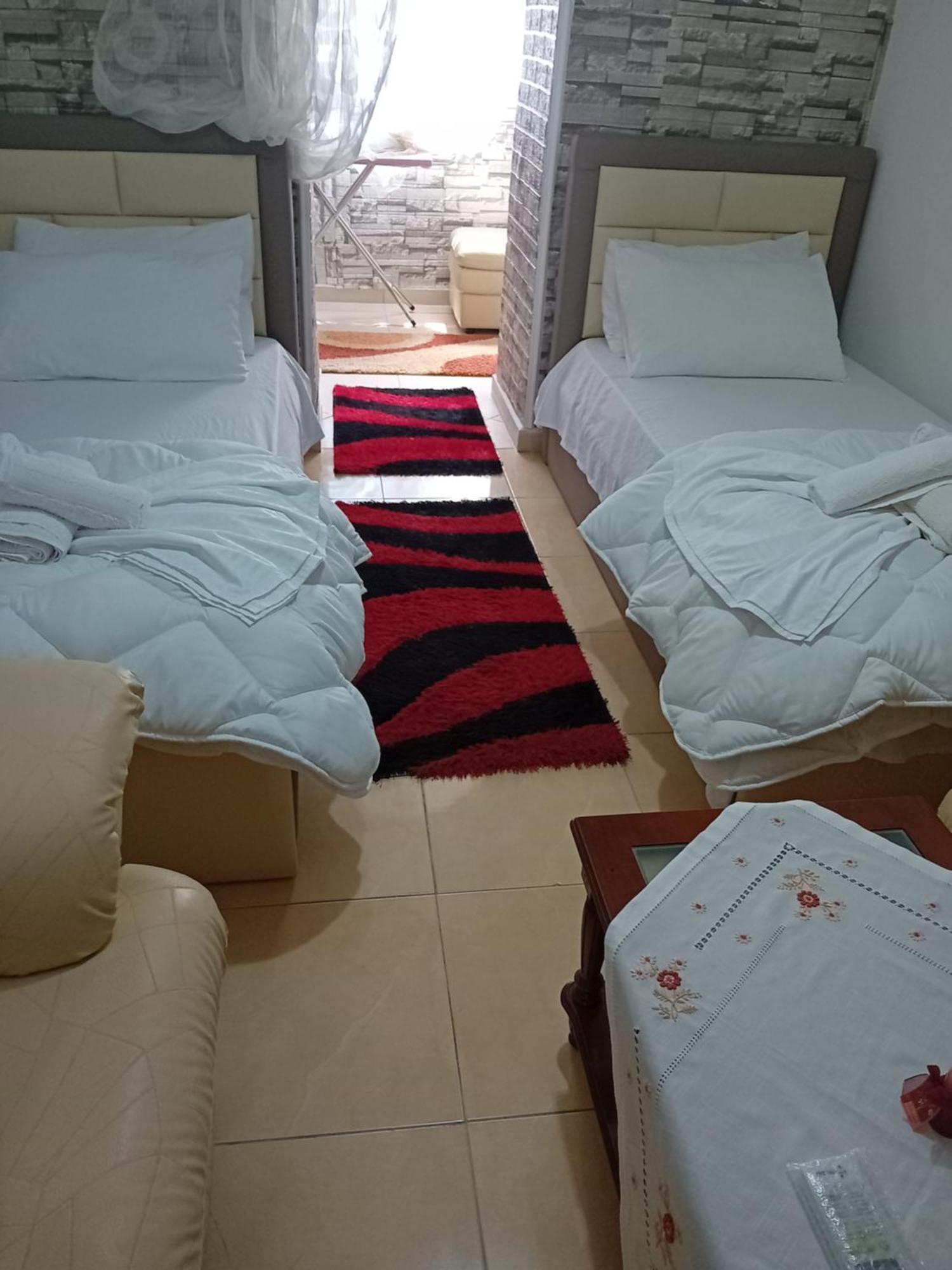 Olivia Guesthouse Gjirokastër 외부 사진